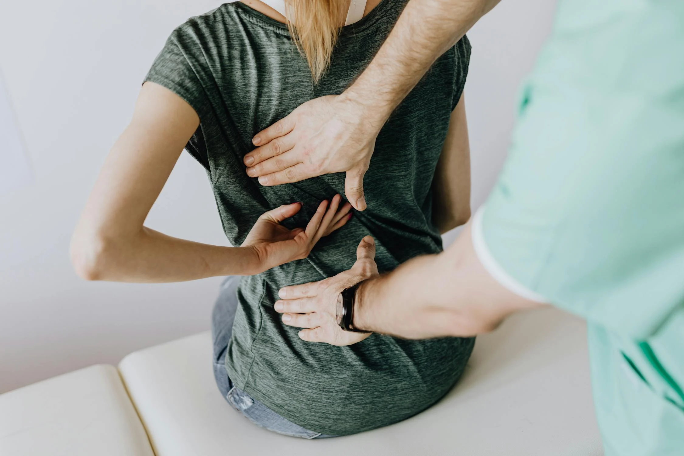 Lumbago et douleurs au dos en consultation d'ostéopathie